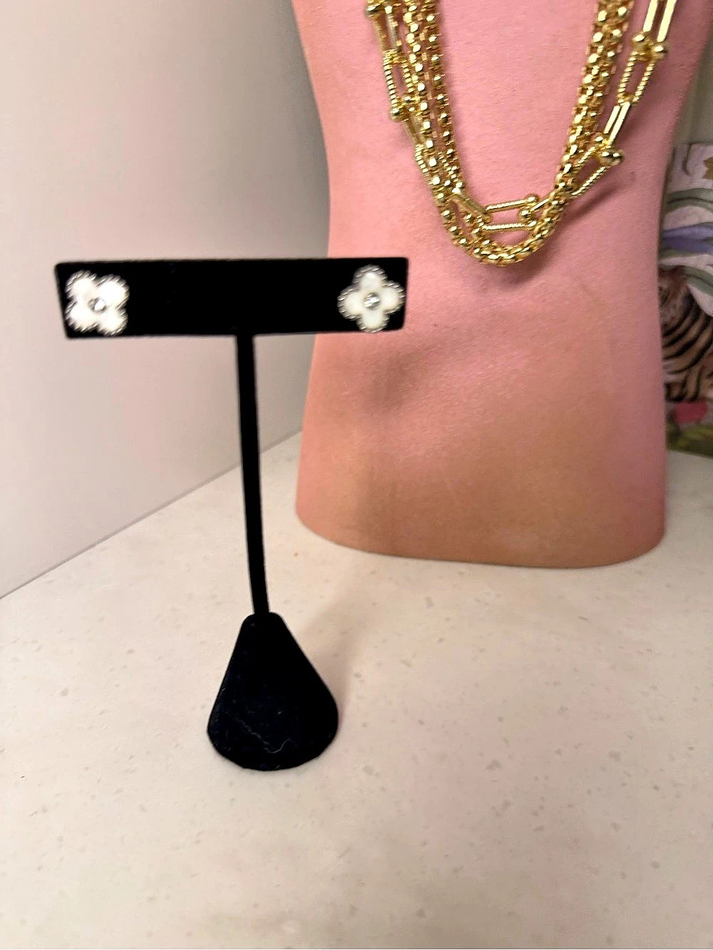 NWT white Clover studs w silver hardware ~ stainless steel 13Floral Earrings New